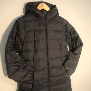 NWT Amazon Essentials Lightweight Water-Resistant Packable Puffer Coat, Small